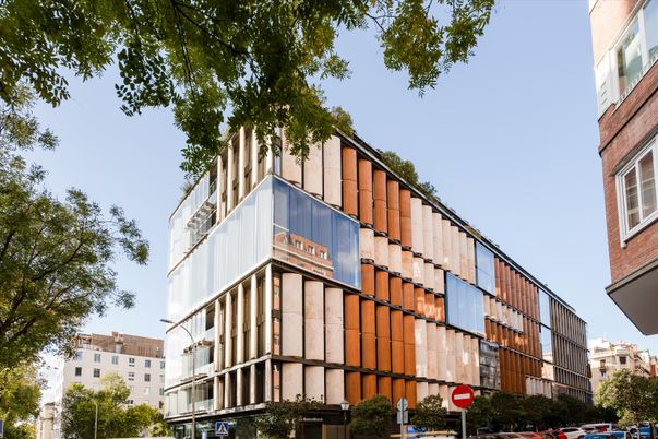 Exterior, Facade, Modern