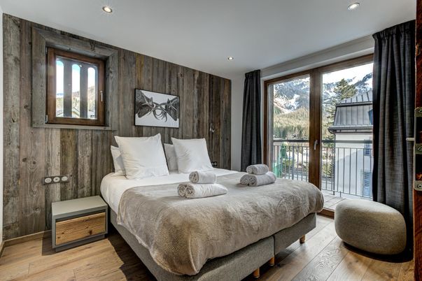 Bedroom, Interior, Recessed Lighting, Wood Texture Flooring, Wooden Walls