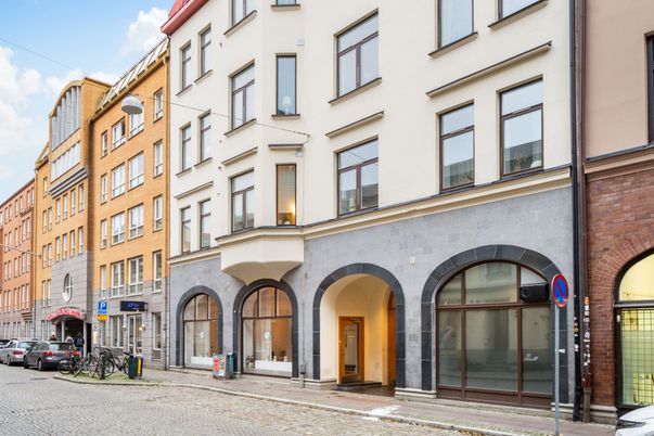 Exterior, Facade, Brick Facade, Rowhouse