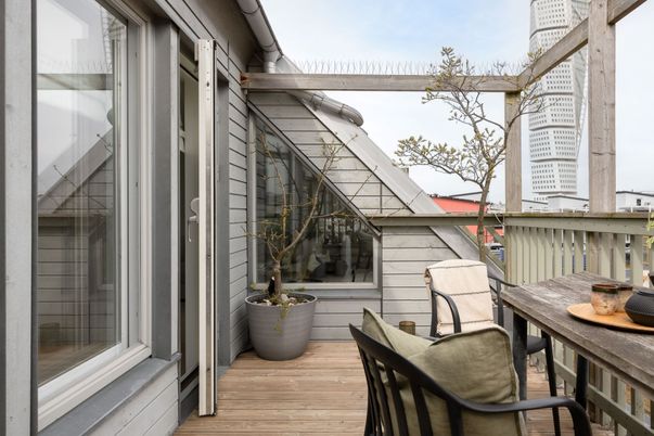 Exterior, Wood Texture Flooring