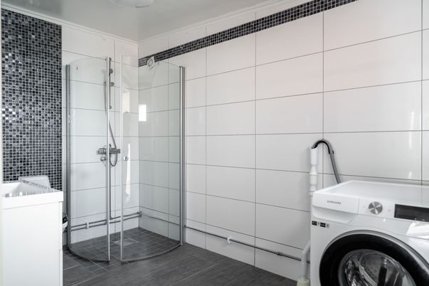 Interior, Washer, Wood Texture Flooring
