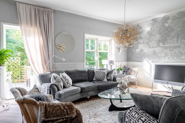 Interior, Living room, Pendant Lights, Wood Texture Flooring