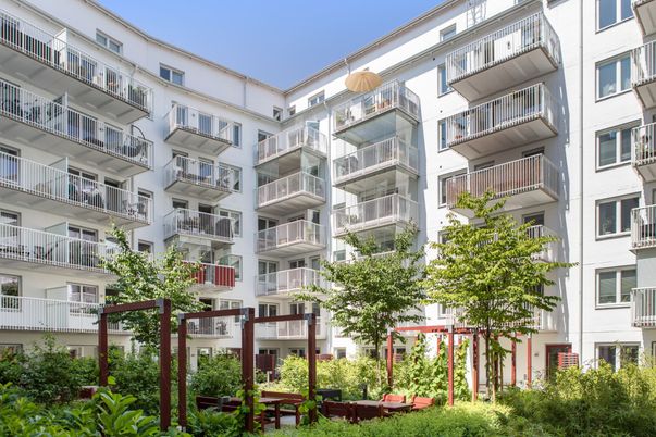 Exterior, Facade, Condo Building