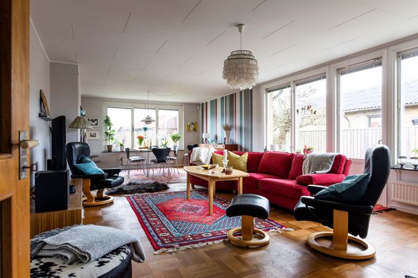 Chandelier, Dining room, Interior, Living room, Wood Texture Flooring