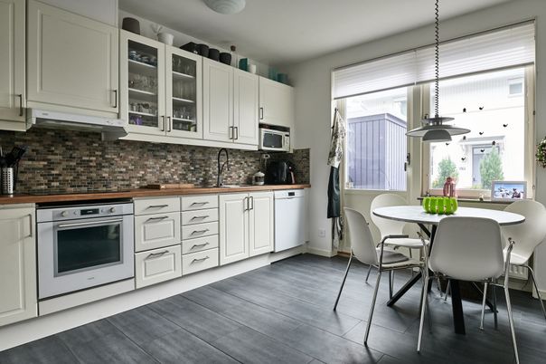 Dining room, Interior, Kitchen, Pendant Lights, Stainless Steel Appliances, Wood Texture Flooring