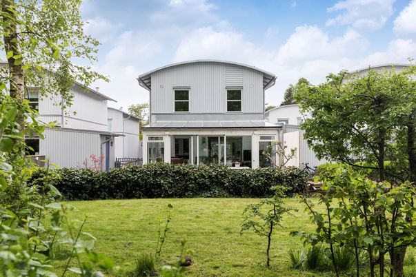Backyard, Exterior, Facade, Farmhouse