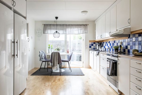 Dining room, Interior, Kitchen, Pendant Lights, Wood Texture Flooring