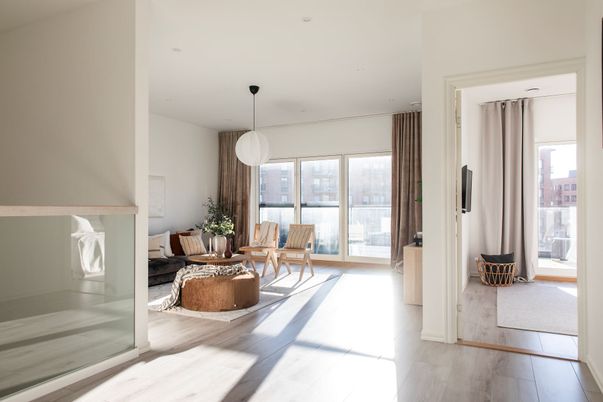 Interior, Living room, Pendant Lights, Recessed Lighting, Wood Texture Flooring