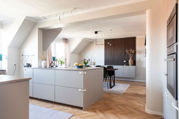 Interior, Kitchen, Pendant Lights, Wood Texture Flooring