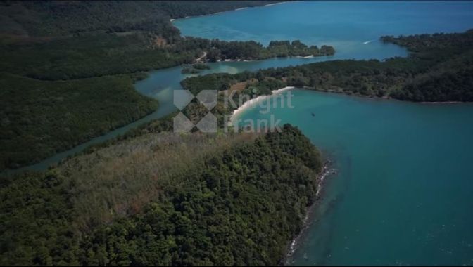 Exterior, Lake