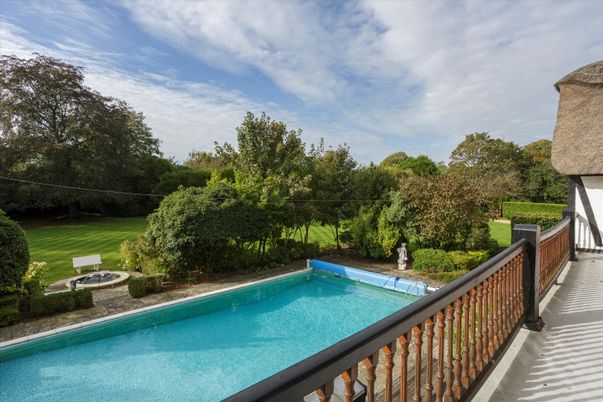 Exterior, Pool