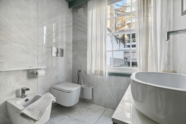 Bathroom, Free Standing Baths, Interior, Marble Walls