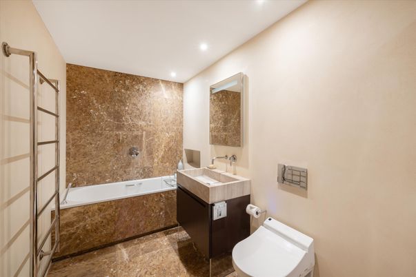 Bathroom, Interior, Recessed Lighting