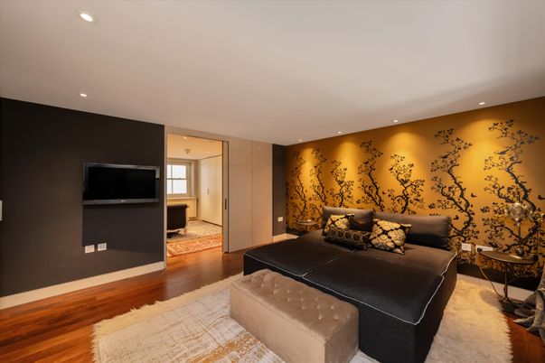 Interior, Recessed Lighting, Wood Texture Flooring