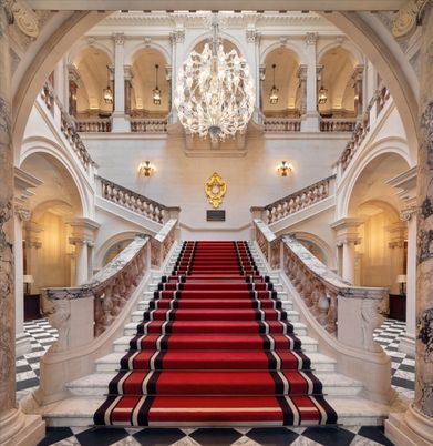 Chandelier, Interior