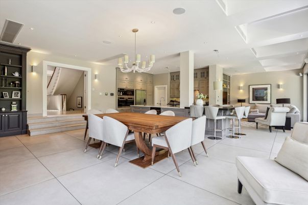 Chandelier, Dining room, Interior, Kitchen, Living room, Pendant Lights, Recessed Lighting, Stainless Steel Appliances