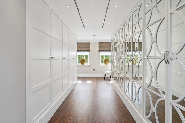 Interior, Recessed Lighting, Wood Texture Flooring