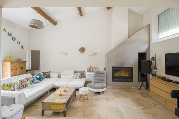 Fireplace, Interior, Living room, Pendant Lights, Wooden Beams