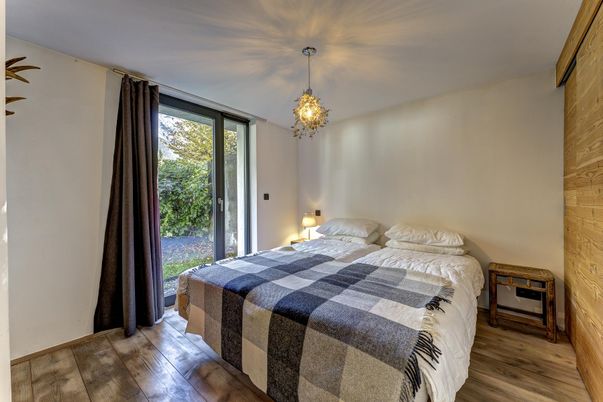 Bedroom, Interior, Pendant Lights, Wood Texture Flooring