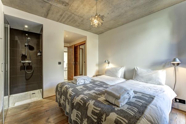 Bathroom, Bedroom, Interior, Pendant Lights, Wood Texture Flooring
