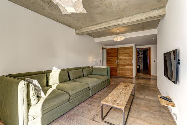 Interior, Living room, Pendant Lights, Wood Texture Flooring