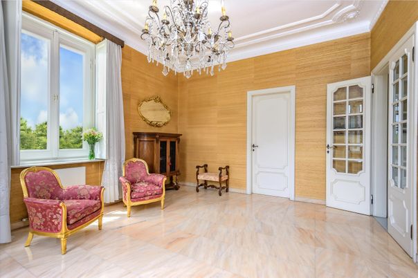 Chandelier, Interior, Wooden Walls