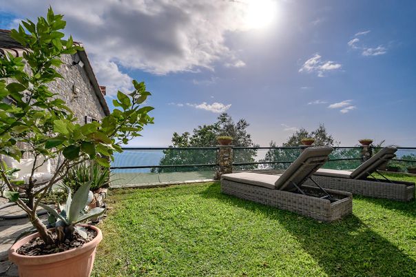 Backyard, Exterior, Water