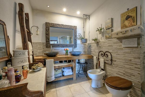 Bathroom, Dining room, Interior, Recessed Lighting, Stone Walls