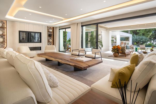 Interior, Living room, Recessed Lighting, Wood Texture Flooring