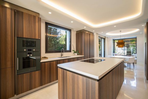 Dining room, Interior, Kitchen, Pendant Lights, Recessed Lighting, Stainless Steel Appliances