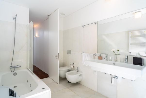 Bathroom, Dual Sink Vanities, Interior
