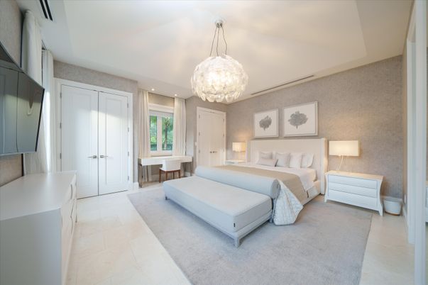 Bedroom, Chandelier, Interior, Pendant Lights
