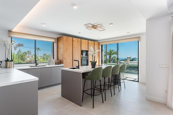 Interior, Kitchen, Recessed Lighting, Wooden Walls