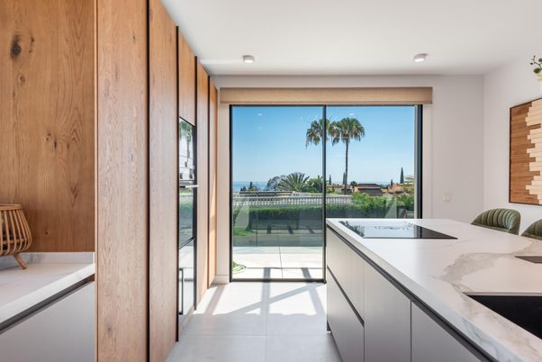 Interior, Kitchen, Recessed Lighting, Water