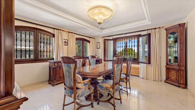 Chandelier, Dining room, Interior