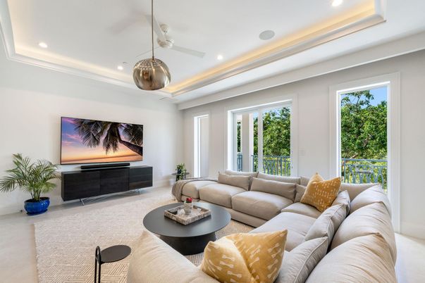 Interior, Living room, Pendant Lights, Recessed Lighting