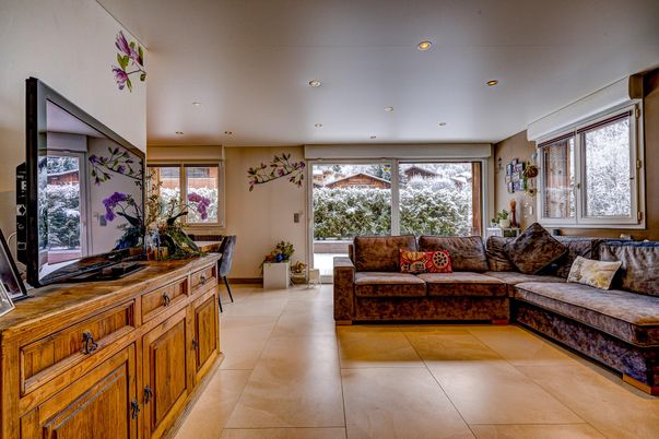 Interior, Living room, Recessed Lighting