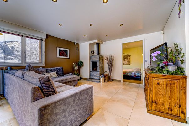 Fireplace, Interior, Living room, Recessed Lighting