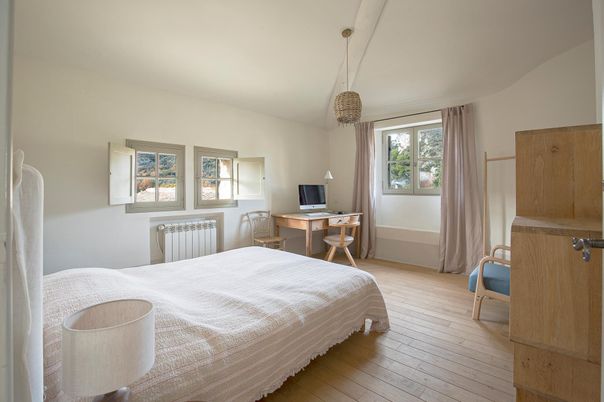 Bedroom, Home Office, Interior, Pendant Lights, Wood Texture Flooring