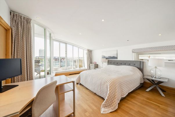 Bedroom, Home Office, Interior, Recessed Lighting, Wood Texture Flooring