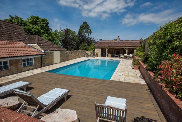 Exterior, Pool