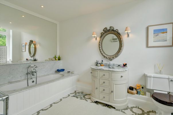 Bathroom, Interior, Recessed Lighting