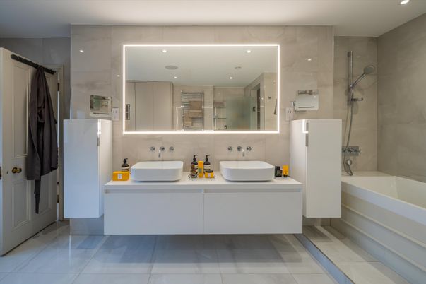 Bathroom, Dual Sink Vanities, Interior, Recessed Lighting