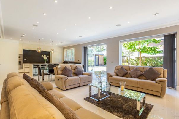 Dining room, Interior, Living room, Pendant Lights, Recessed Lighting
