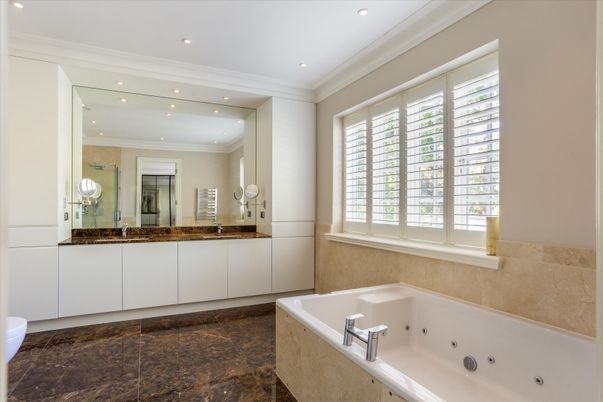 Bathroom, Interior, Recessed Lighting