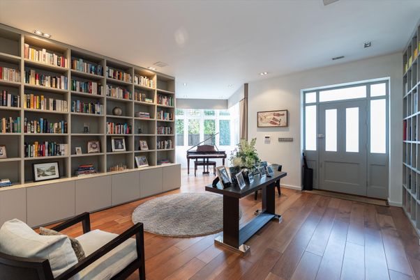 Interior, Piano, Recessed Lighting, Wood Texture Flooring