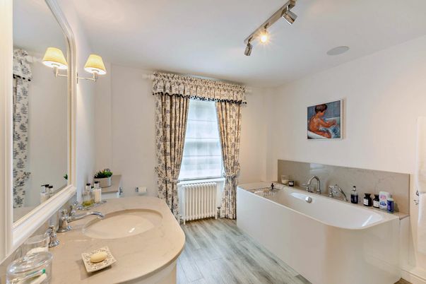 Bathroom, Dual Sink Vanities, Interior, Wood Texture Flooring