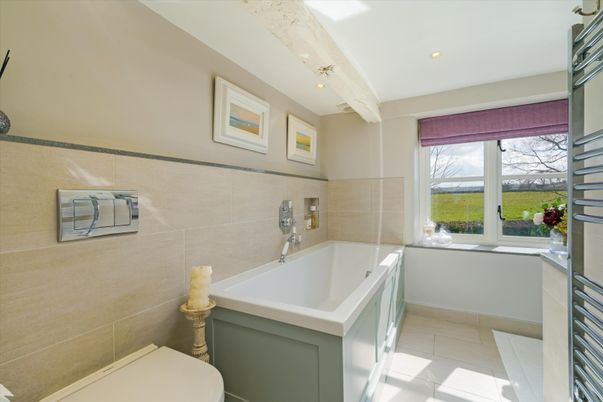 Bathroom, Interior, Recessed Lighting