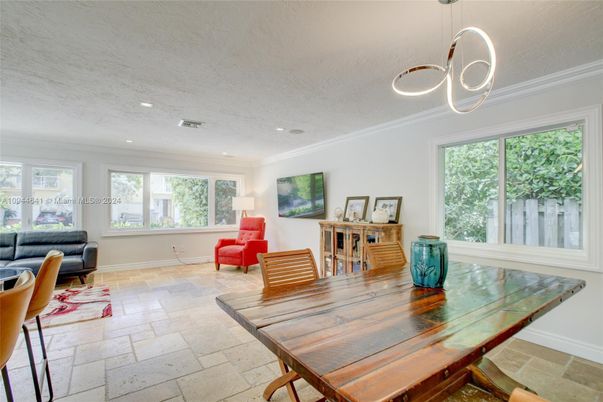 Dining room, Interior, Pendant Lights, Recessed Lighting