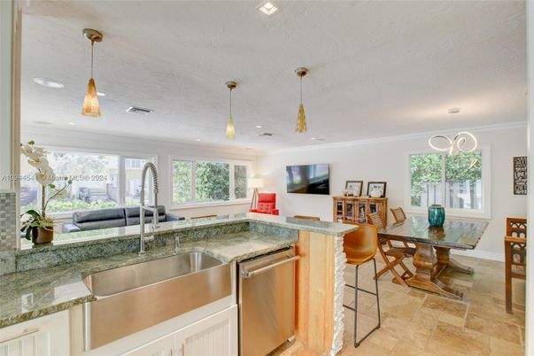 Dining room, Interior, Kitchen, Pendant Lights, Recessed Lighting